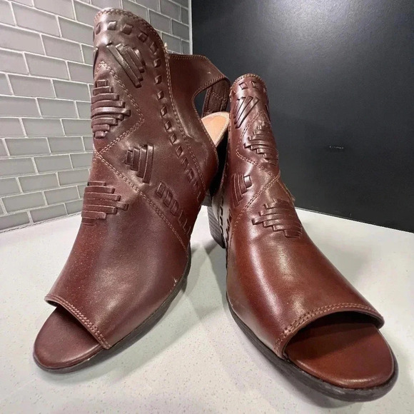 NEW 2” thick heels with back strap sandal Size 10 Brown Leather Baretraps - Picture 1 of 10